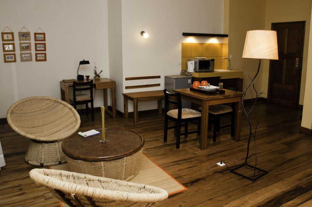 Hotel Restaurant Le Combava Antananarivo Quarto foto